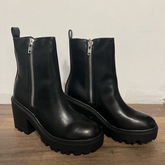 BOOTS! MOTO, COMBAT, CHUNKY - Picture 4 of 13